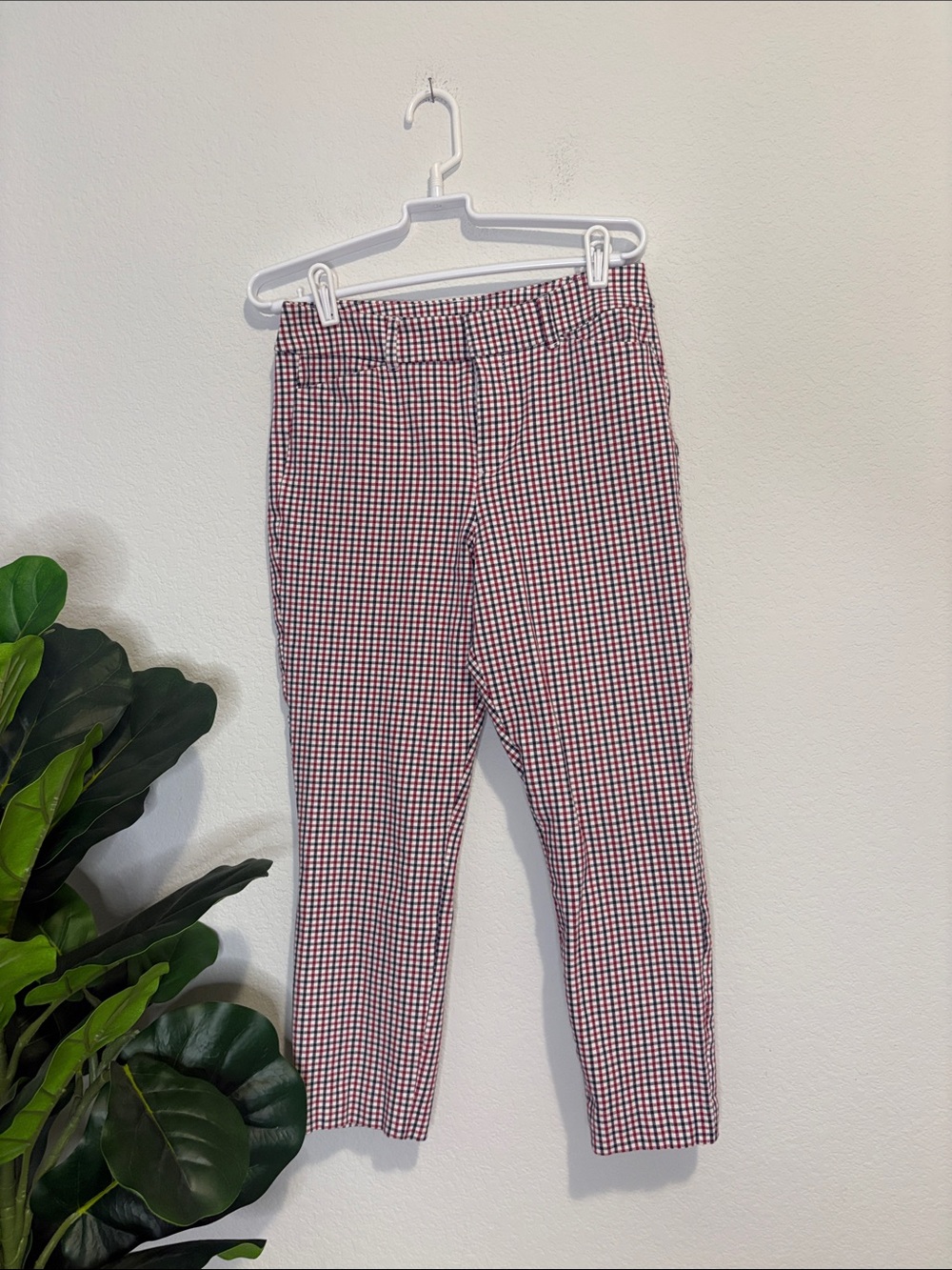 Old Navy Red,White, and black Gingham pixie high rise secret slim pocket pants 6